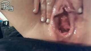 Pana amateur pussy inachukua dildo kubwa