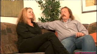 האָרני מילף מיט ריזיק האָן באַקומען באַרען דורך איר ברודער אין געזעץ לעטינג אים קום אויף איר גרויס בובז