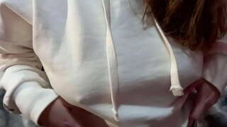 اندر می شود ارگاسم در حالی که او fucks me