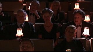 Селия Джонс - лесбиянка - одоно шоу менен бутылкой жана бейсбольной битой