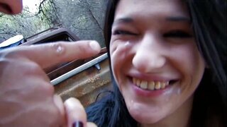 Lisa ເຄື່ອງເທດໄດ້ຮັບຍໍາຂອງນາງກົ້ນຢູ່ໃນເນື້ອໄມ້